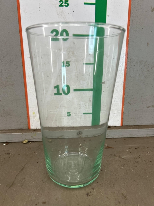 <h4>GLAZEN VAAS H20XD12CM</h4>