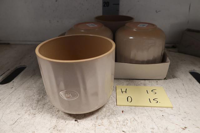 <h4>HUIS EN TUINDECO H%</h4>