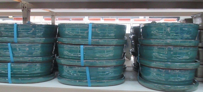 <h4>Bonsai pot oval glazed green, with plate ( 32x24,5x9)</h4>