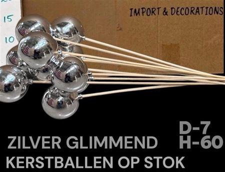 <h4>Kerstbal Op Stok H%</h4>