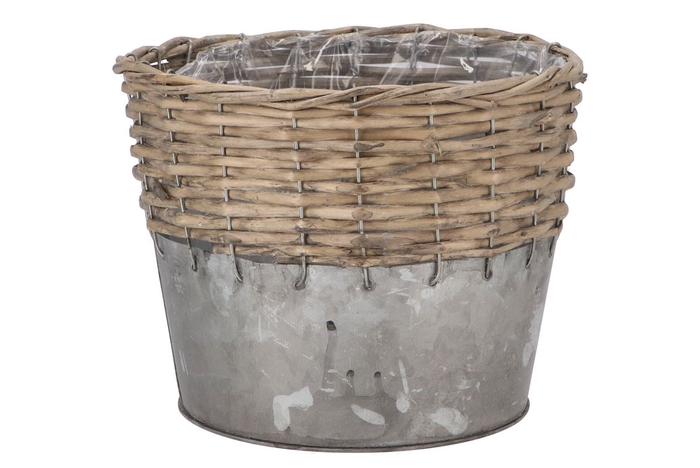 <h4>Wicker Basket Pot + Zinc Grey 22x18cm</h4>