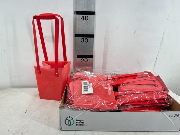 <h4>HUIS EN TUINDECO H%</h4>