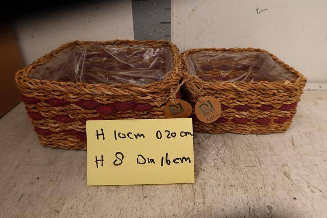 <h4>HUIS EN TUINDECO H%</h4>