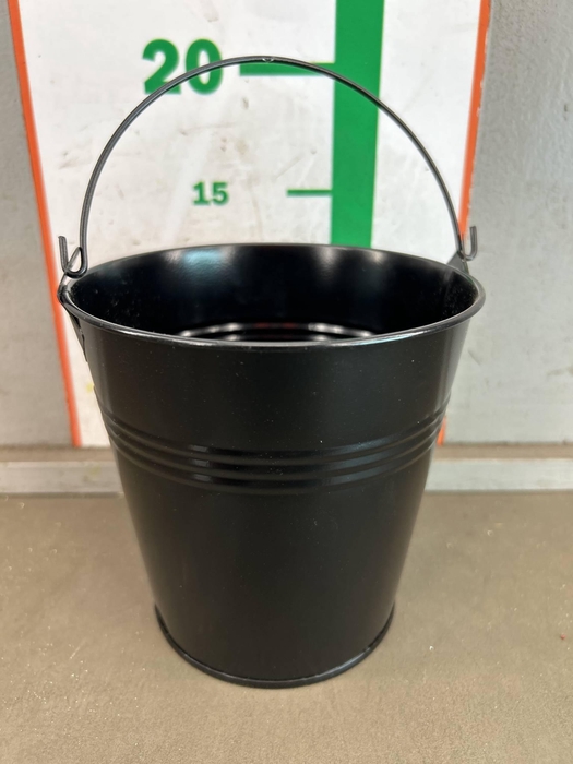 <h4>ZINK EMMER BLACKH13XD13CM</h4>