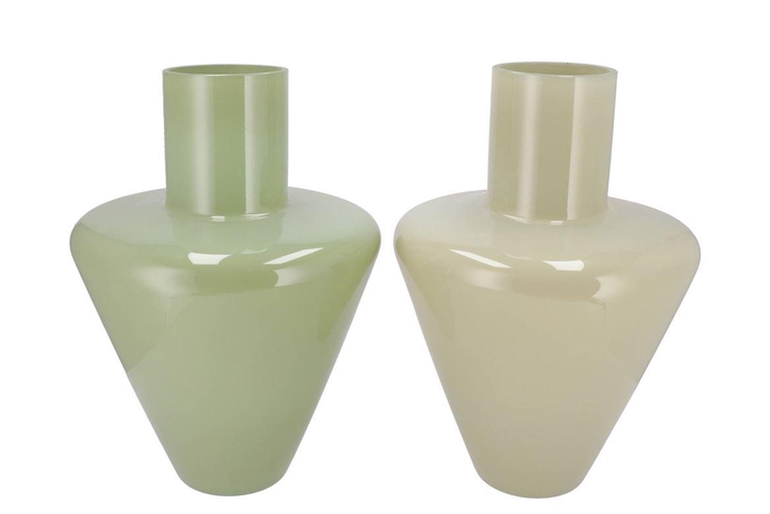 <h4>Beau Green Arrow Vase Ass 29x29x40cm</h4>