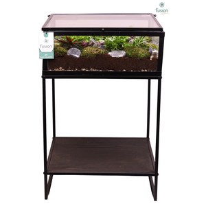 Metaal tafel met Groenen planten arrangement 10pp