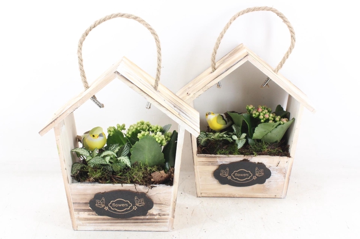 <h4>arr2 TD - Hout huis puntdak - roze/wit</h4>