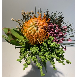 Bqt - 1 Pin Carousel bouquet (p/bunch)