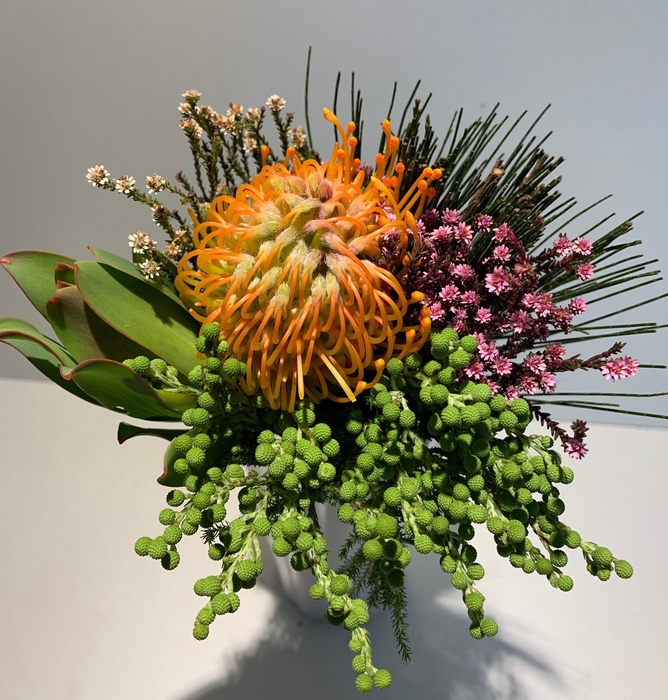 <h4>Bqt - 1 Pin Carousel bouquet (p/bunch)</h4>
