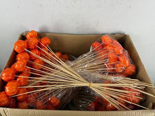 <h4>Stick Pumpkin 6cm Orange</h4>