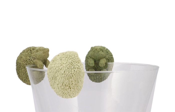 <h4>Hedgehog Green Mix Hanging Polystone Ass 6x5x7cm Nm</h4>