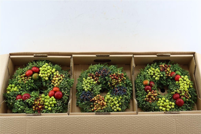 <h4>Ornamental fruit wreath</h4>