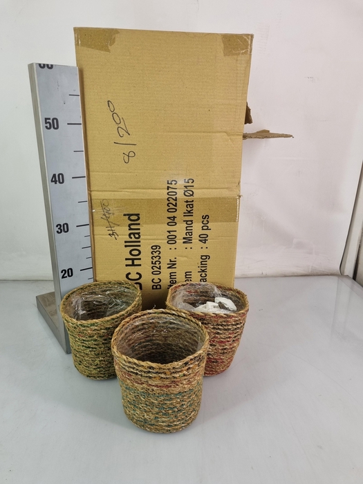 <h4>HUIS EN TUINDECO H%</h4>