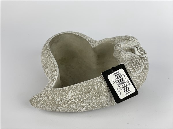 CEMENT HEART WITH BIRDS  20*20*H8,5