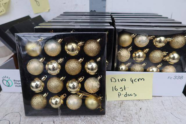 <h4>Huis En Tuindeco H% kerstbal goud doos</h4>