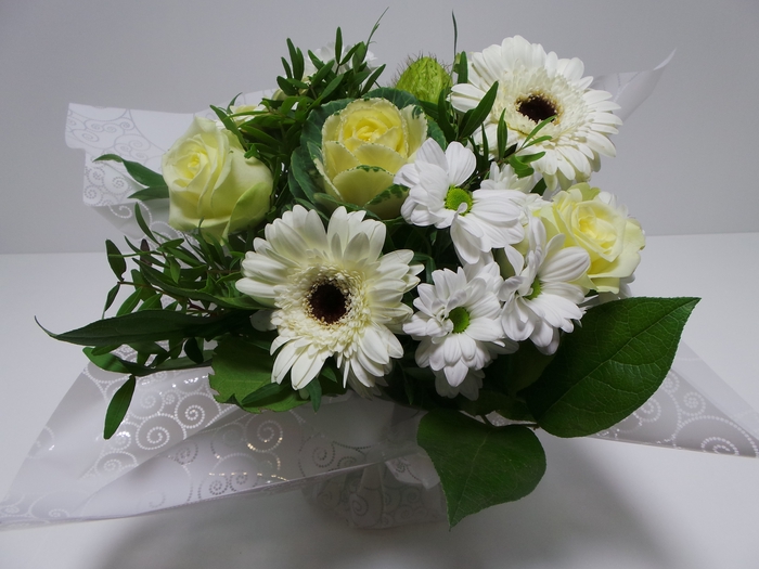 Bouquet Aqua Medium White