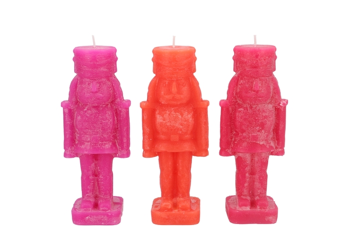 Frosty Nutcracker Fuchsia Mix Candle 6x6x16cm