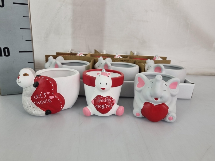 <h4>HUIS EN TUINDECO H%</h4>