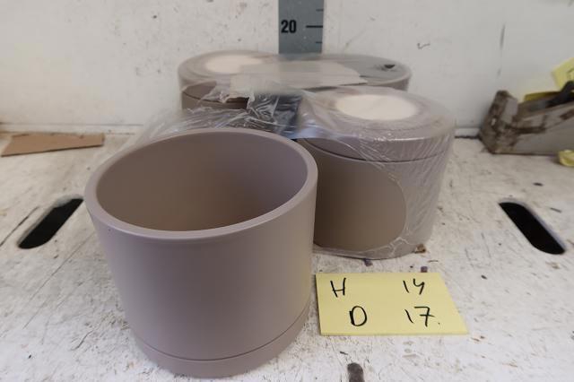 <h4>HUIS EN TUINDECO H%</h4>