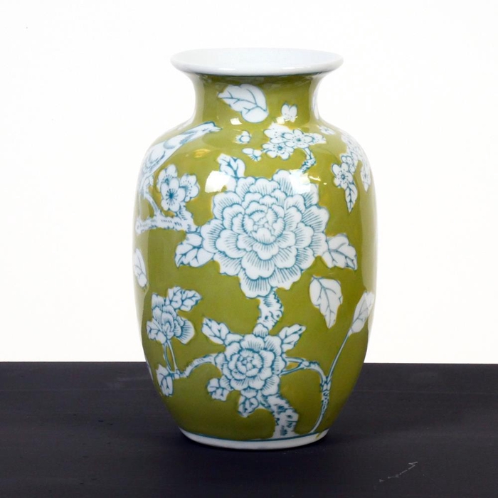 <h4>Porcelain vase H18cm green</h4>