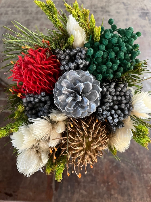 Xmas Bqt - Festive Christmas (p/bunch)