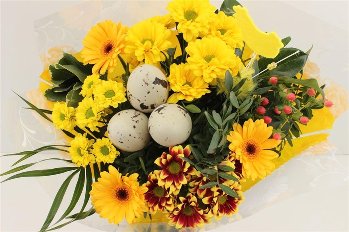 <h4>Boeket 15 Tak Geel Pasen</h4>