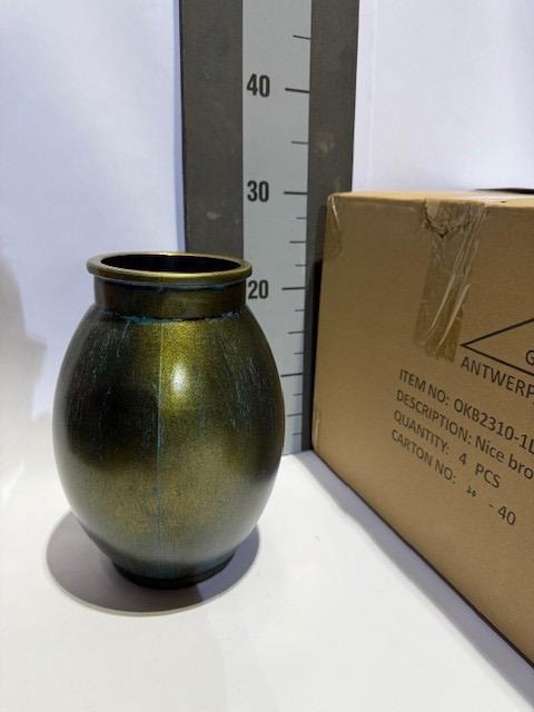 <h4>HUIS EN TUINDECO H%</h4>