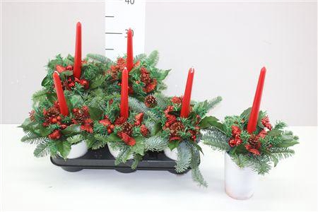 <h4>Arr Kerststuk Ompot Met Rode Kaarsen</h4>