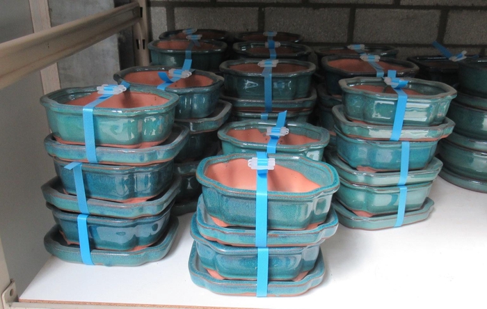 <h4>Bonsai pot oval glazed green, with plate (16,5x13x5)</h4>