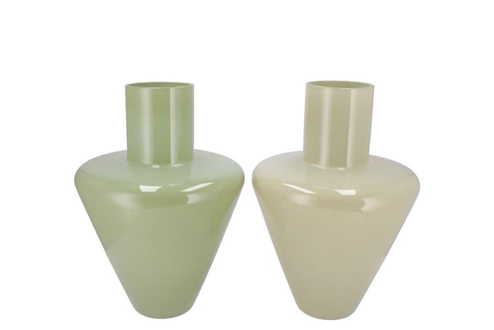 <h4>Beau Green Arrow Vase Ass 22x22x30cm</h4>