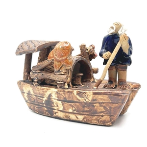 Chinese man on boat, height 9cm, box 3 or 7 pcs.
