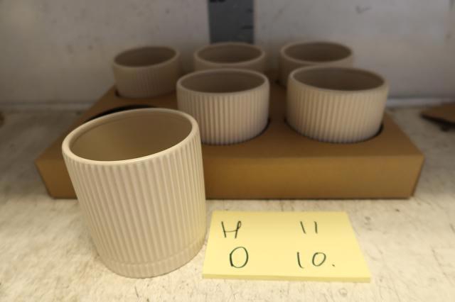 <h4>HUIS EN TUINDECO H%</h4>