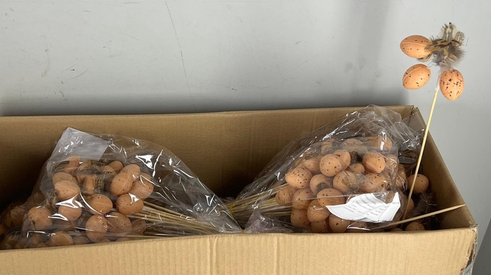 <h4>Stick egg 3 feather</h4>