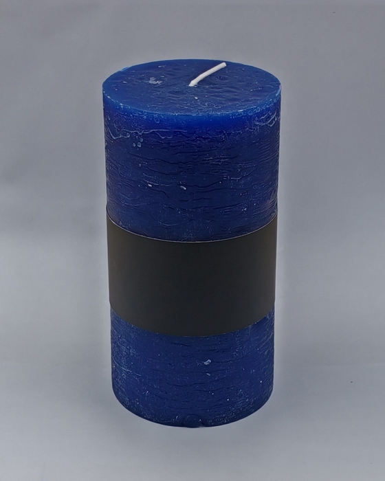 <h4>DF11-731282400 - Pillar candle Lucian d6.8xh13 rustic d.blue</h4>