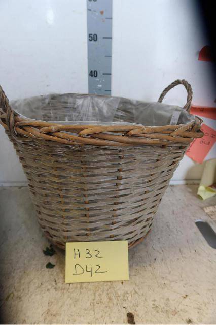 <h4>HUIS EN TUINDECO H%</h4>