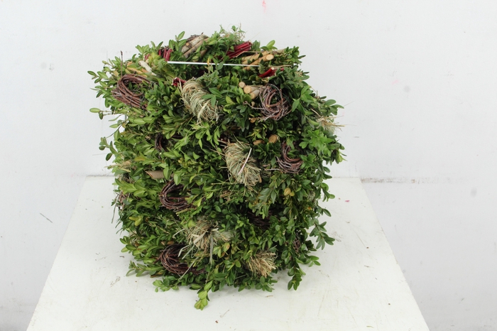 <h4>WREATH  Ø30CM 740</h4>