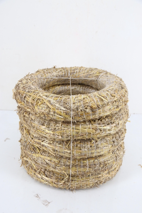<h4>Wreath Straw 40/8cm</h4>