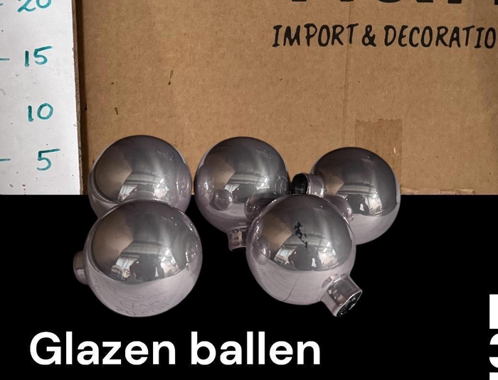 <h4>KERSTBAL IN DOOS H%</h4>