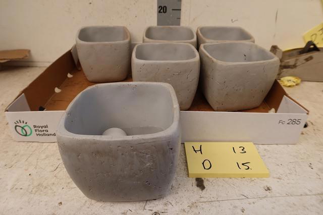 <h4>HUIS EN TUINDECO H%</h4>