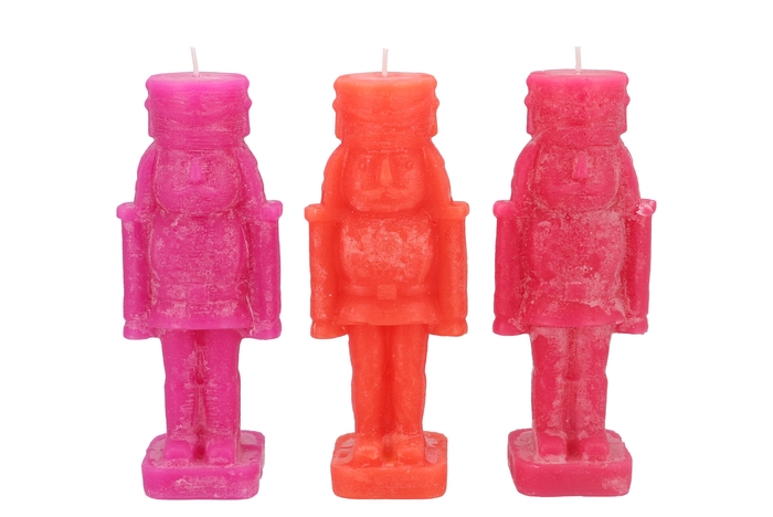 Frosty Nutcracker Fuchsia Mix Candle 7x7x20cm