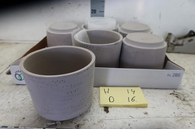 <h4>HUIS EN TUINDECO H%</h4>