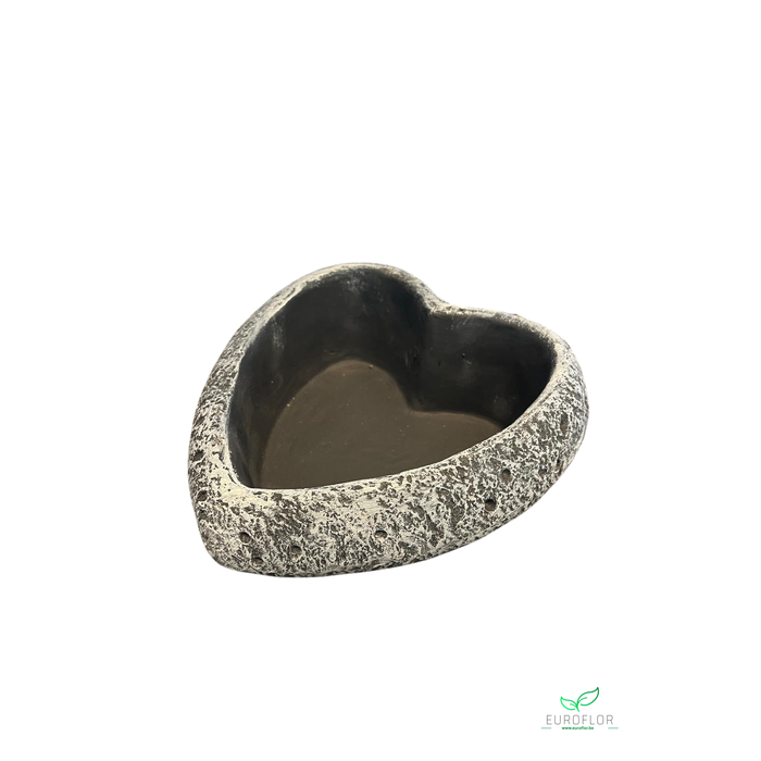 <h4>CEMENT HEART 20cm</h4>