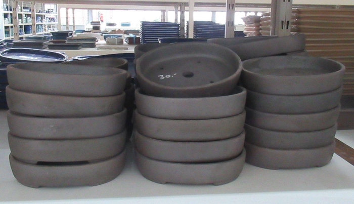 <h4>Bonsai pot oval, brown unglazed (18,5x15x4)</h4>