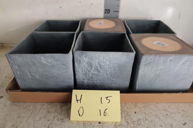 <h4>HUIS EN TUINDECO H%</h4>