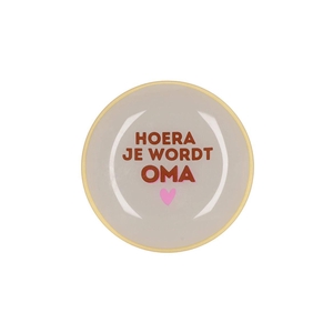 Plate Round Hoera Je Wordt Oma 18x18x2cm