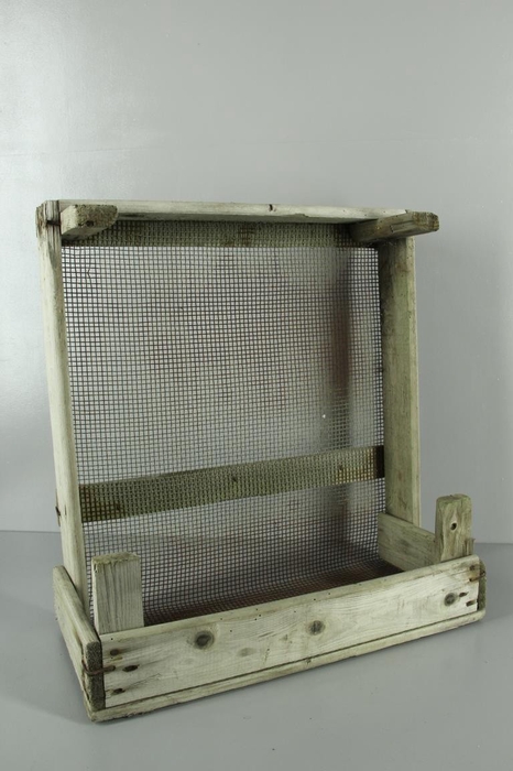 <h4>Box Bulb Standing/Hanging</h4>