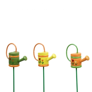 Sticks 20cm Watering can 7cm