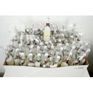 Stick Champagne bottle 13,5x4cm+12cm stick white 24pce/inner