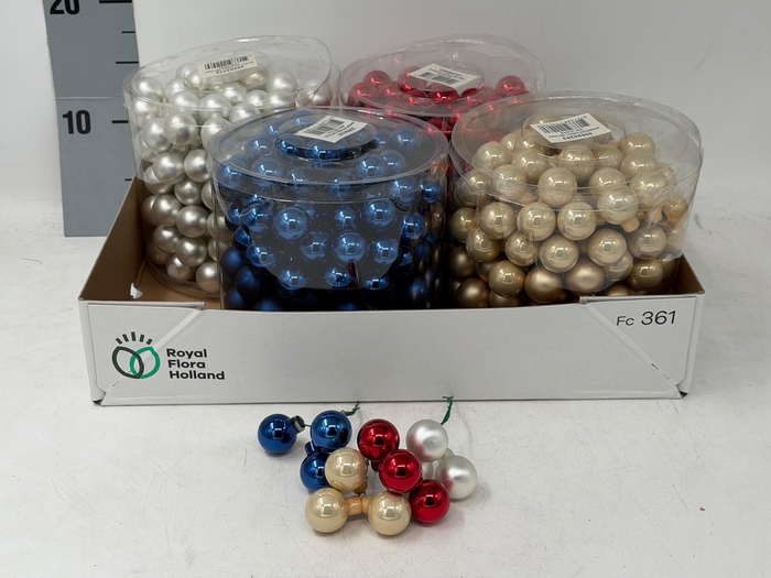 <h4>KERSTBAL IN DOOS H%</h4>