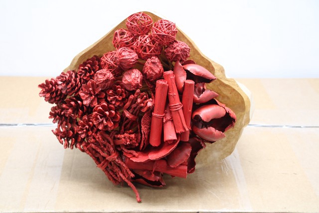 <h4>Dried mixpack paint red</h4>